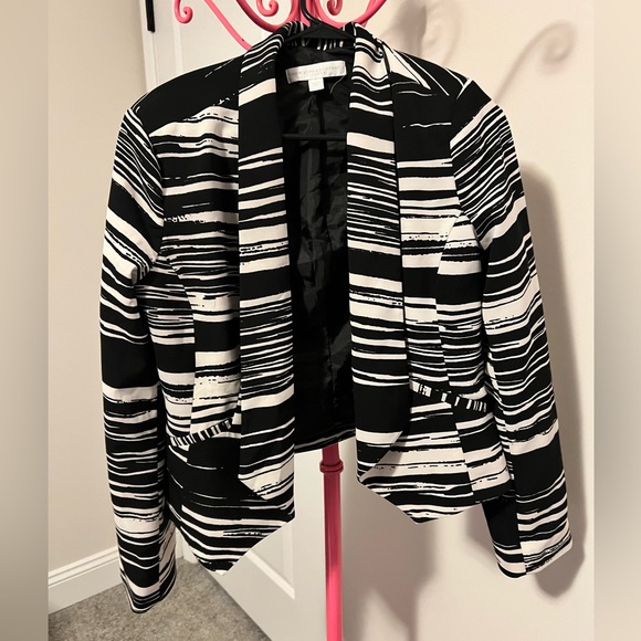 New York & Company Jackets & Blazers - Women’s Black & White Medium Blazer